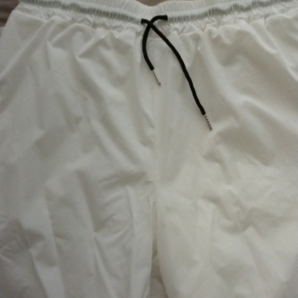 Shorts - Picture 2 of 4